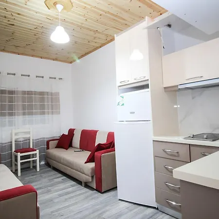 Hotel Riza Veliu Piqeras