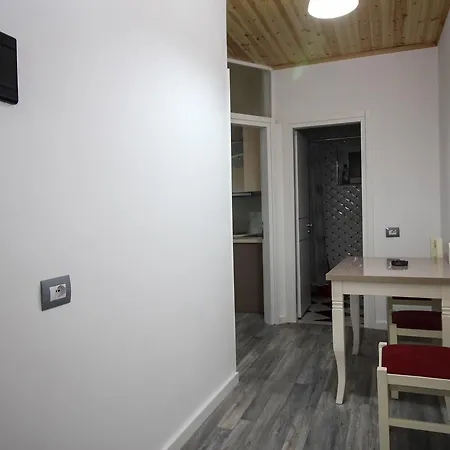 Riza Veliu Hotel Piqeras