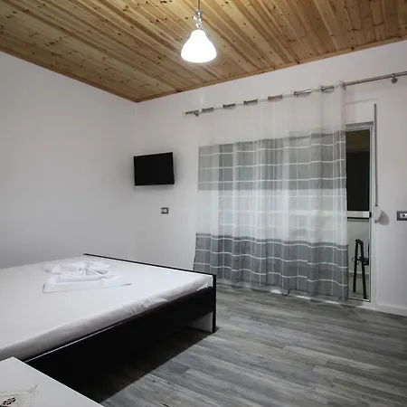 Hotel Riza Veliu Piqeras